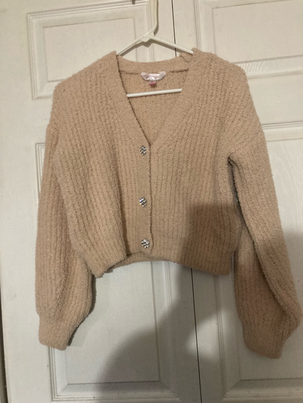 No Boundaries Beige Cropped V-Neck Button Front Cardigan M
